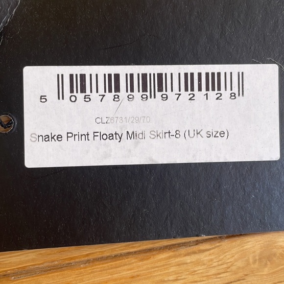 Pretty Little Things snakeskin midi skirt sz 4 US - Picture 4 of 4